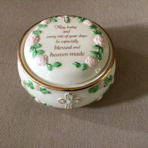 Paper Giftware Trinket Dish